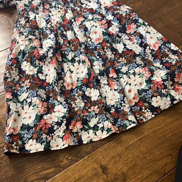 Janie and Jack The Hannah Floral Smocked Puff-Sleeved Dress, size 7 - Picture 3 of 9